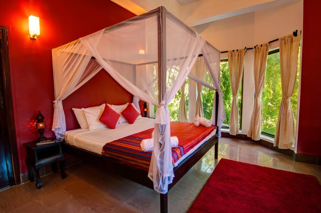 The Willow Boutique Hotel Phnom Penh Extérieur photo