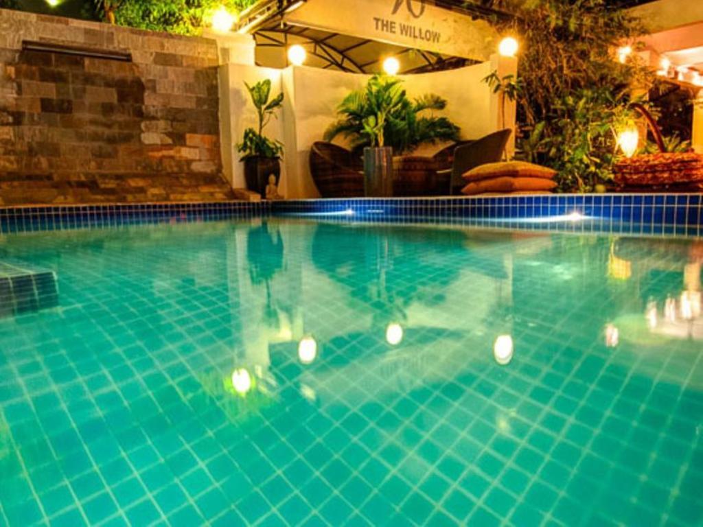 The Willow Boutique Hotel Phnom Penh Extérieur photo
