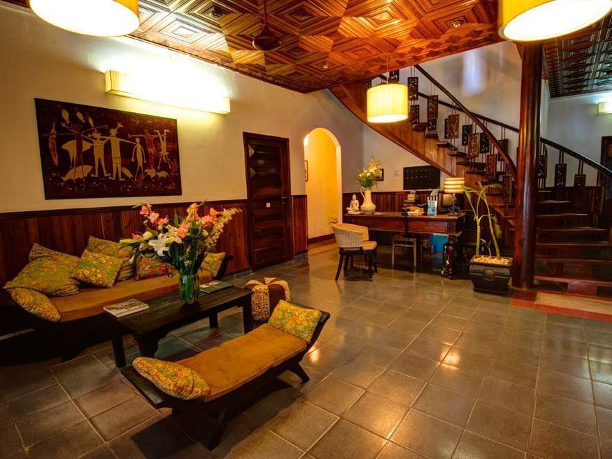 The Willow Boutique Hotel Phnom Penh Extérieur photo
